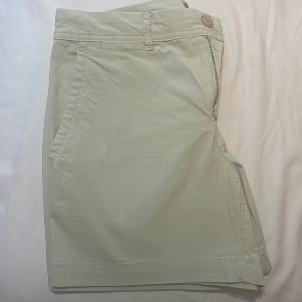 Banana Republic khaki shorts in size 0